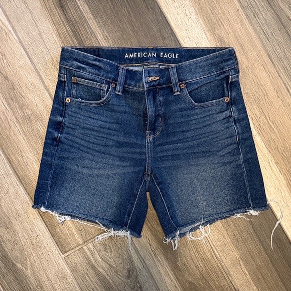 Women’s American Eagle Denim Shorts - Size 4 - Picture 1 of 3